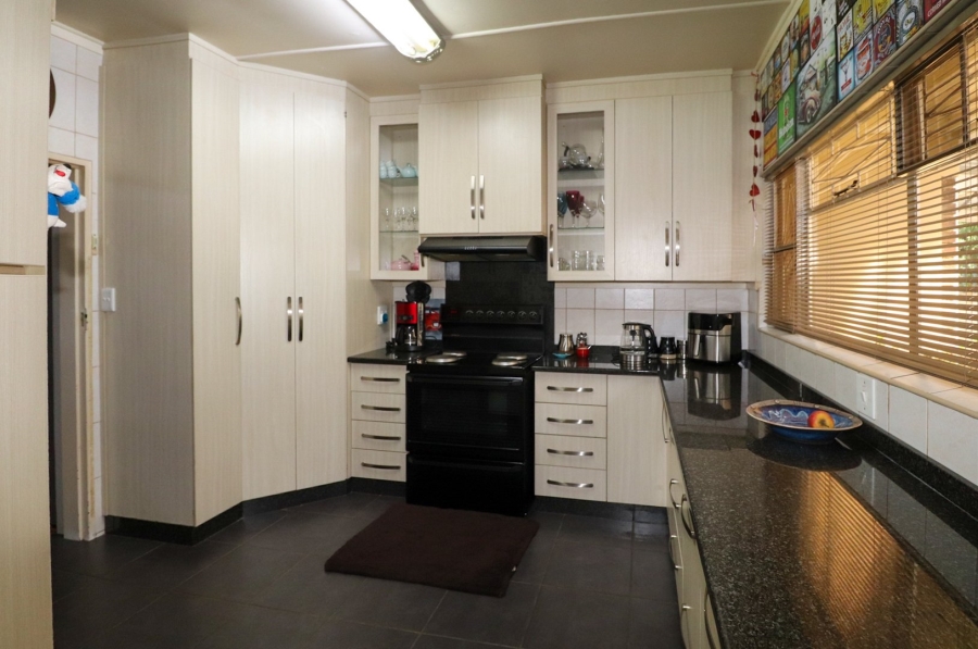 4 Bedroom Property for Sale in Flamwood North West
